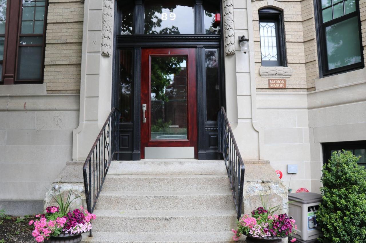 A Stylish Stay W/ A Queen Bed, Heated Floors.. #34 Brookline Eksteriør billede